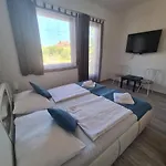 Sipos Vendeg Es Apartmanhaz * Balatongyorok