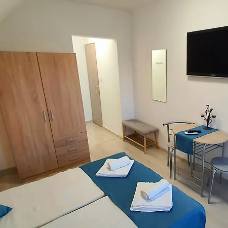 Sipos Vendeg Es Apartmanhaz بيت ضيافة Balatongyörök