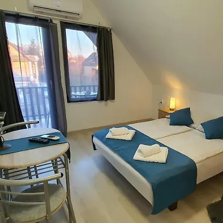 بيت ضيافة Sipos Vendeg Es Apartmanhaz *