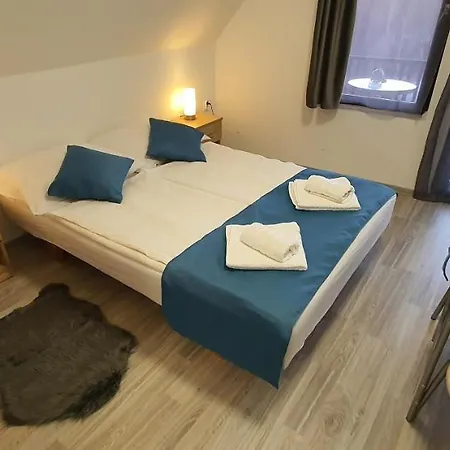 Sipos Vendeg Es Apartmanhaz بيت ضيافة Balatongyörök
