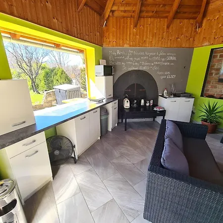 بيت ضيافة Sipos Vendeg Es Apartmanhaz Balatongyörök