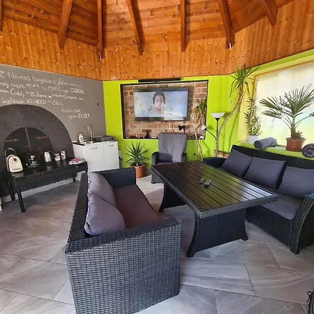بيت ضيافة Sipos Vendeg Es Apartmanhaz