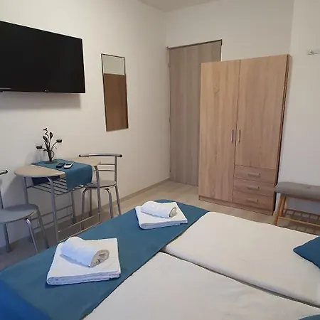 بيت ضيافة Sipos Vendeg Es Apartmanhaz *