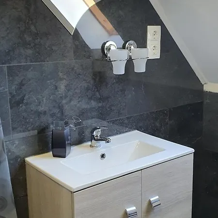 بيت ضيافة Sipos Vendeg Es Apartmanhaz *