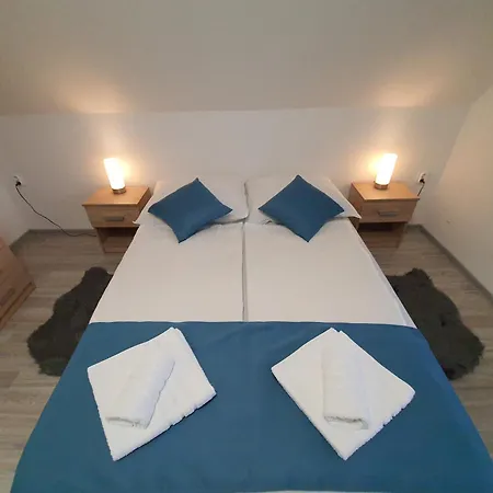 Sipos Vendeg Es Apartmanhaz