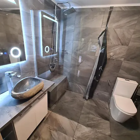 Sipos Vendeg Es Apartmanhaz