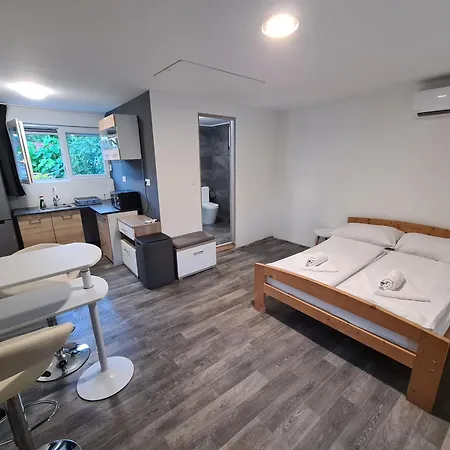 بيت ضيافة Sipos Vendeg Es Apartmanhaz *