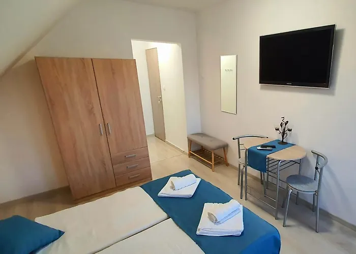 Sipos Vendeg Es Apartmanhaz Gæstehus Balatongyörök