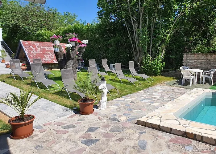 Πανσιόν Sipos Vendeg Es Apartmanhaz