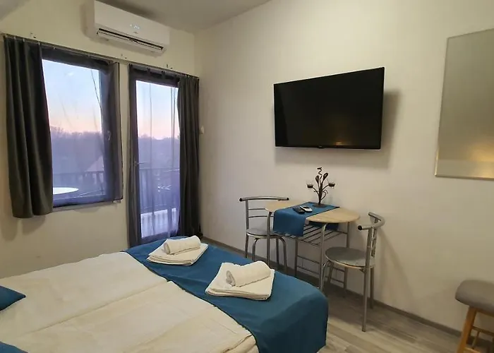 Sipos Vendeg Es Apartmanhaz