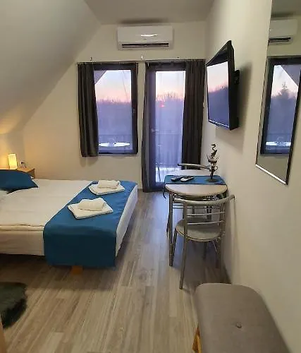 Πανσιόν Sipos Vendeg Es Apartmanhaz *