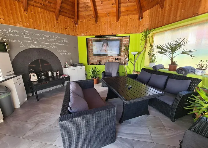 Πανσιόν Sipos Vendeg Es Apartmanhaz
