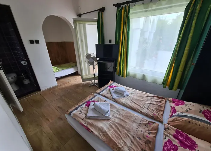 Πανσιόν Sipos Vendeg Es Apartmanhaz Balatongyörök