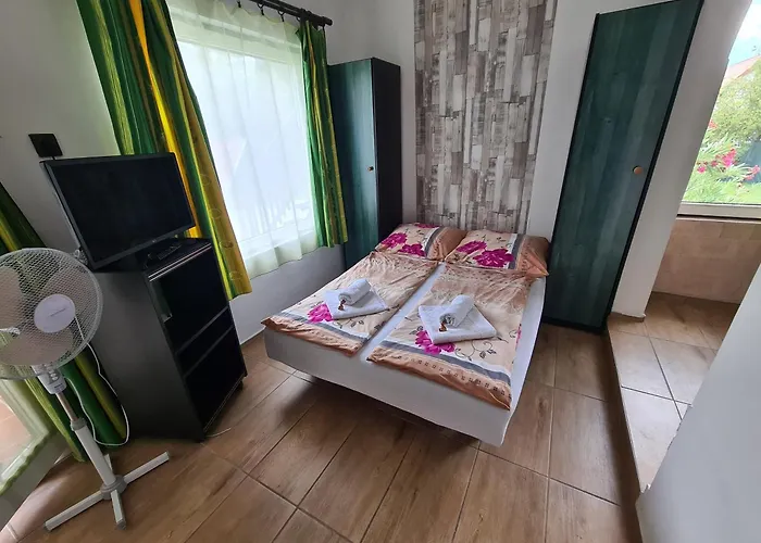 Sipos Vendeg Es Apartmanhaz